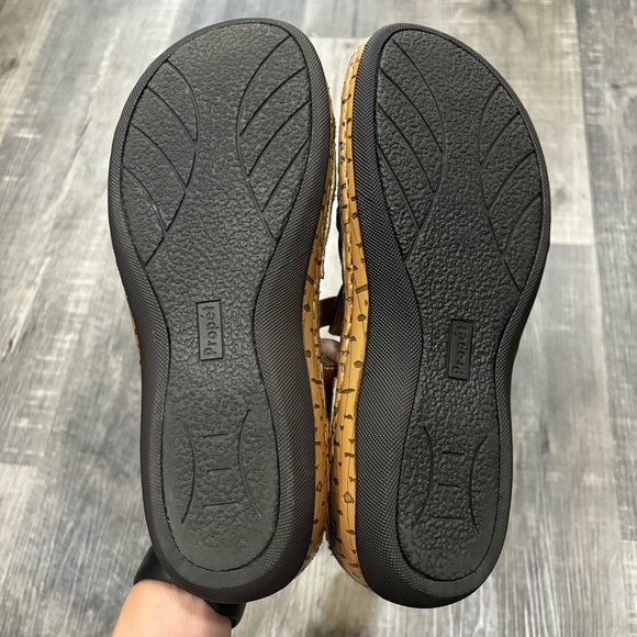 Propét, Women's Jenna Closed Toe Sandals Brown Leather, Sz 10x (2E), EUC - Picture 6 of 14